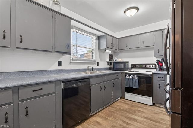 709 Whitney CT, Hampton, VA 23669