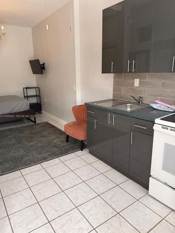 1105 NE 119th St A, Biscayne Park, FL 33161