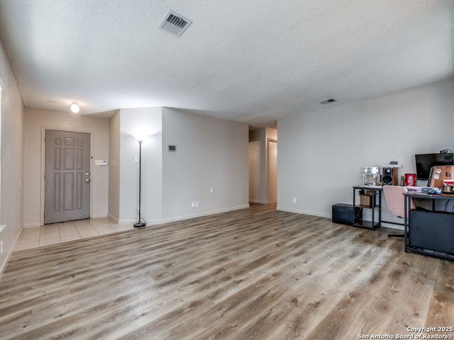 6534 Beech Trail, Converse, TX 78109
