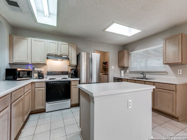6534 Beech Trail, Converse, TX 78109
