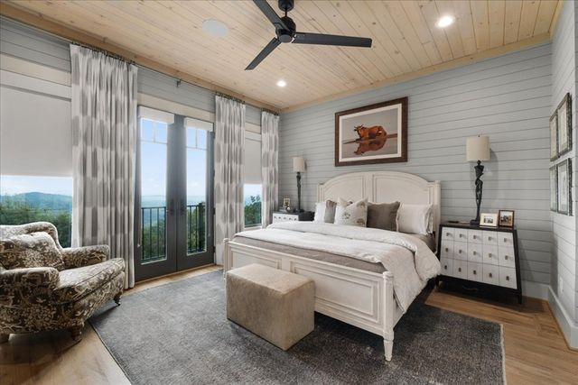 207 Utana Bluffs Trail, Ellijay, GA 30540