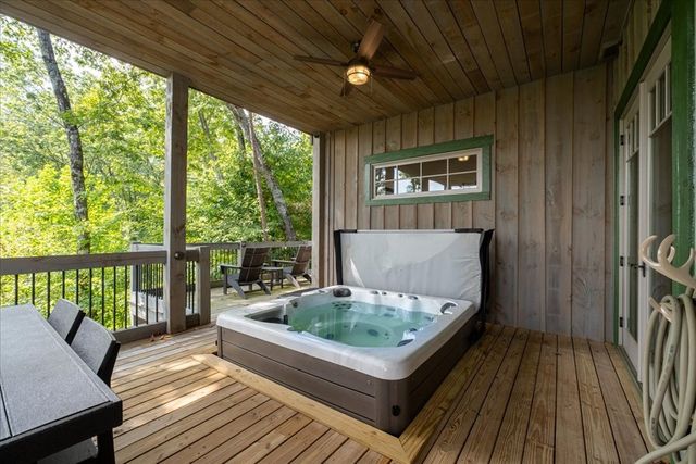 207 Utana Bluffs Trail, Ellijay, GA 30540