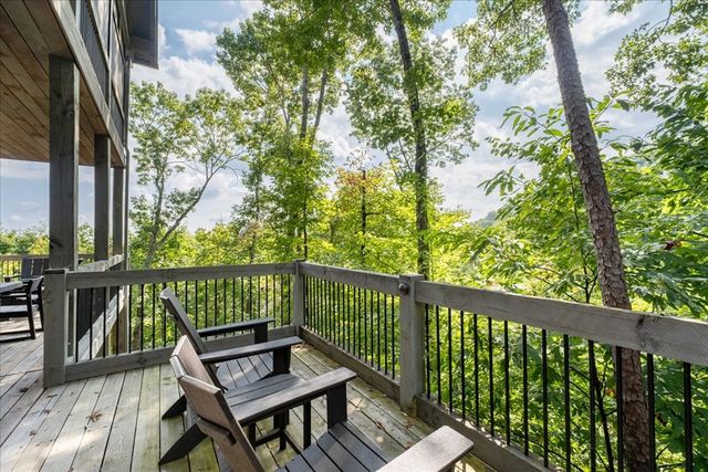 207 Utana Bluffs Trail, Ellijay, GA 30540