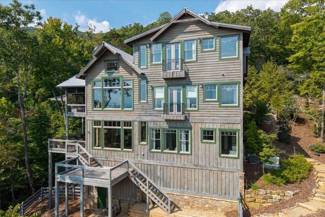 207 Utana Bluffs Trail, Ellijay, GA 30540