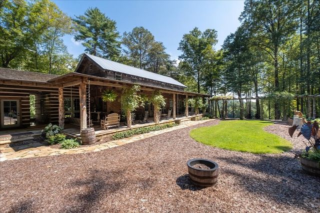 207 Utana Bluffs Trail, Ellijay, GA 30540