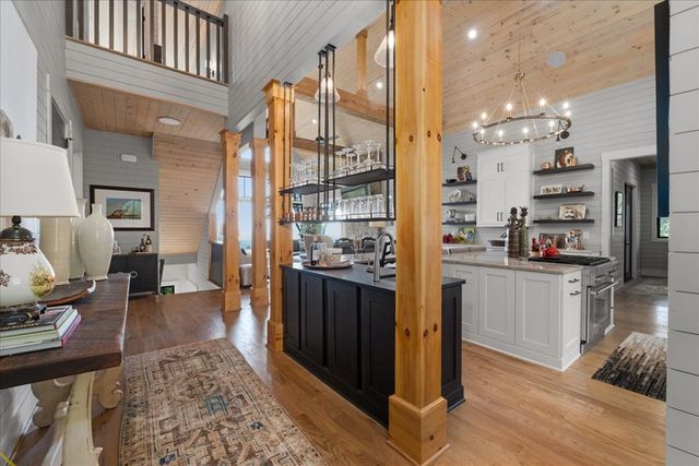 207 Utana Bluffs Trail, Ellijay, GA 30540