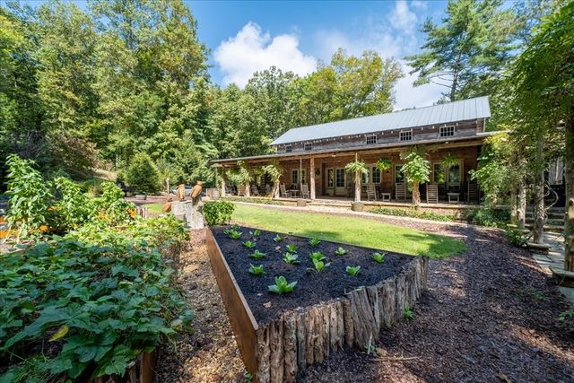 207 Utana Bluffs Trail, Ellijay, GA 30540
