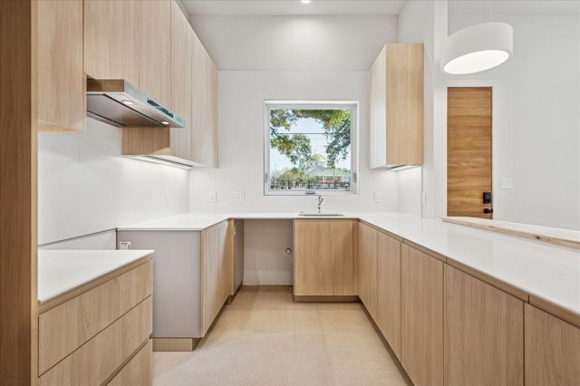 3516 Mount Vernon Street, Houston, TX 77006