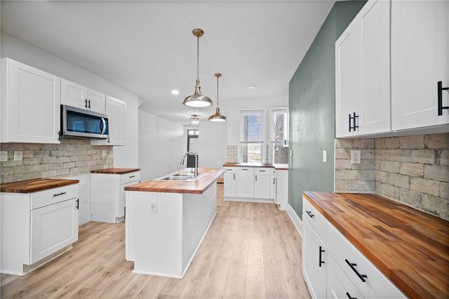 625 E 9th ave, Munhall, PA 15120