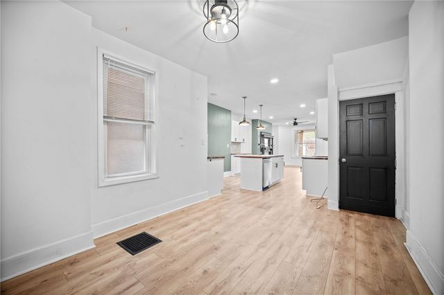 625 E 9th ave, Munhall, PA 15120