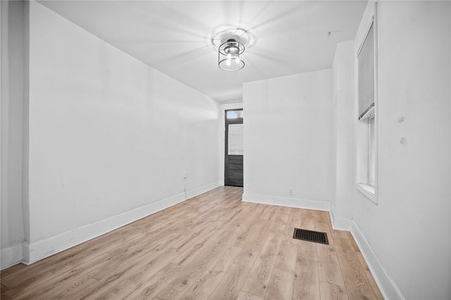 625 E 9th ave, Munhall, PA 15120