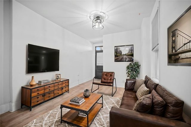 625 E 9th ave, Munhall, PA 15120