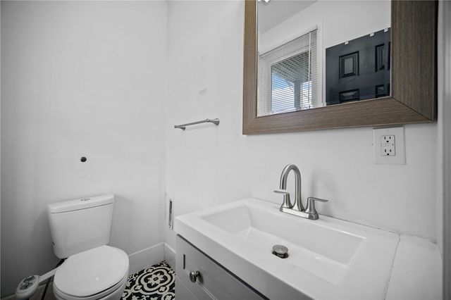 625 E 9th ave, Munhall, PA 15120