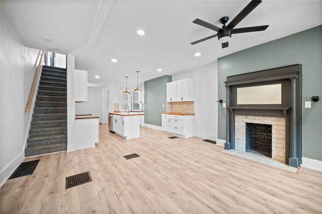 625 E 9th ave, Munhall, PA 15120