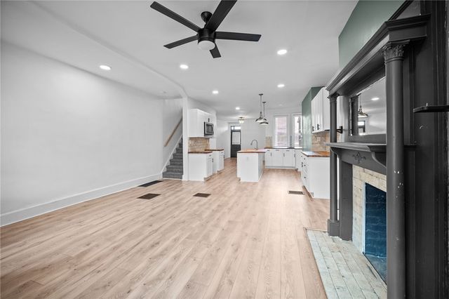 625 E 9th ave, Munhall, PA 15120