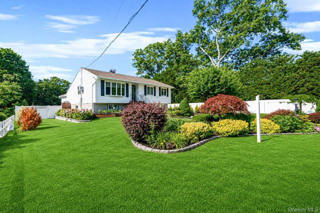 22 Milburn Road, Centereach, NY 11720