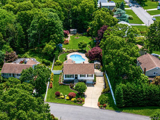 22 Milburn Road, Centereach, NY 11720