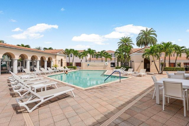 810 NW 83RD Lane, Boca Raton, FL 33487
