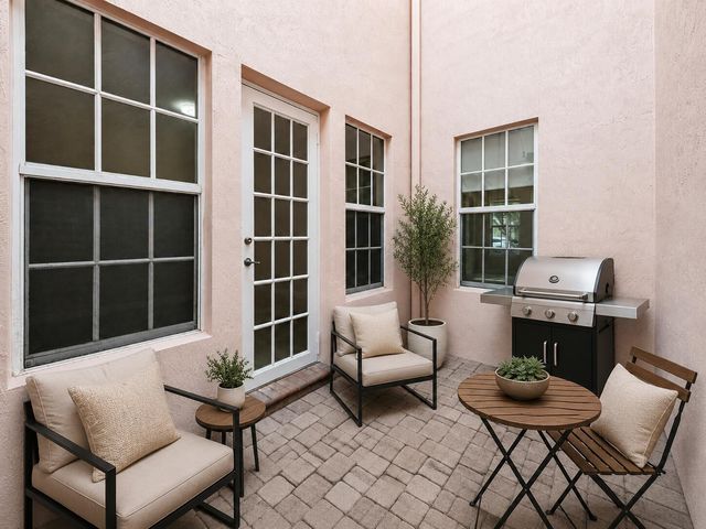 810 NW 83RD Lane, Boca Raton, FL 33487