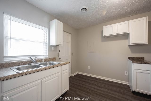 524 W 23rd Street 2, Indianapolis, IN 46208