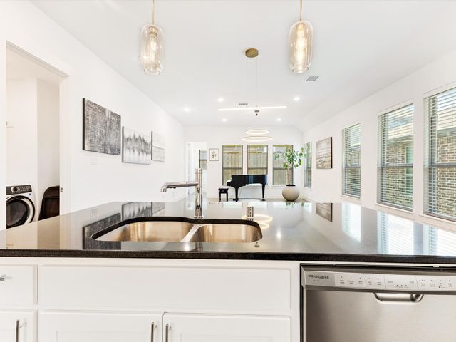 2256 Briar Ridge Trail, Carrollton, TX 75010