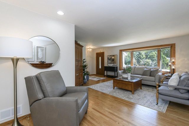 9738 W Barnard AVENUE, Greenfield, WI 53228