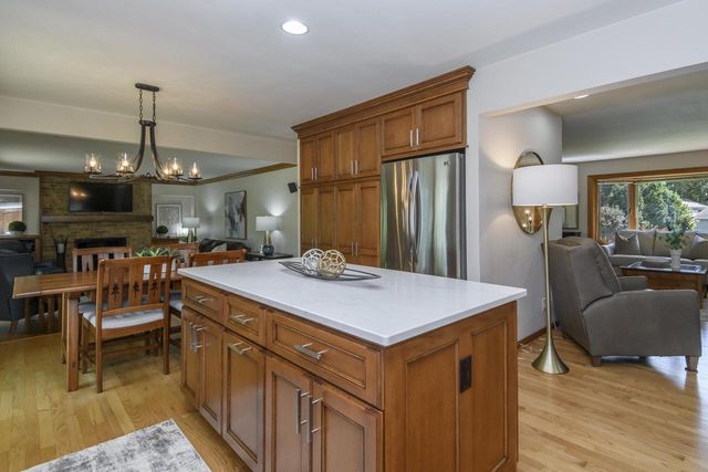 9738 W Barnard AVENUE, Greenfield, WI 53228