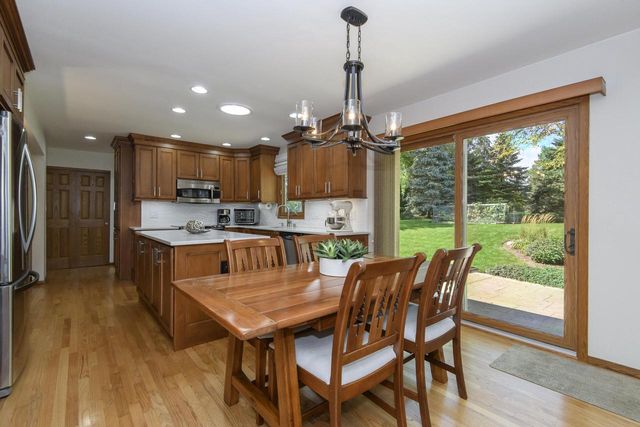 9738 W Barnard AVENUE, Greenfield, WI 53228
