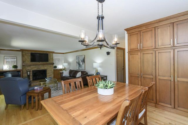 9738 W Barnard AVENUE, Greenfield, WI 53228