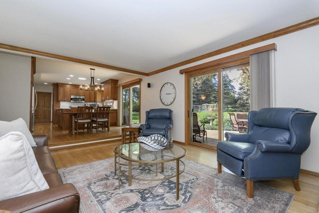 9738 W Barnard AVENUE, Greenfield, WI 53228