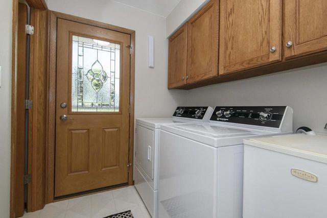 9738 W Barnard AVENUE, Greenfield, WI 53228