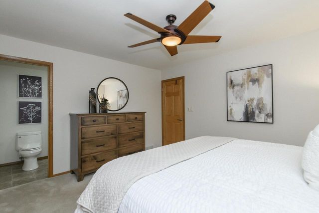 9738 W Barnard AVENUE, Greenfield, WI 53228