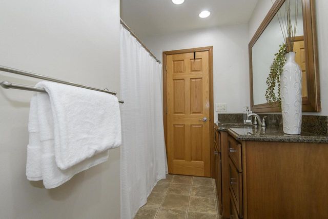 9738 W Barnard AVENUE, Greenfield, WI 53228
