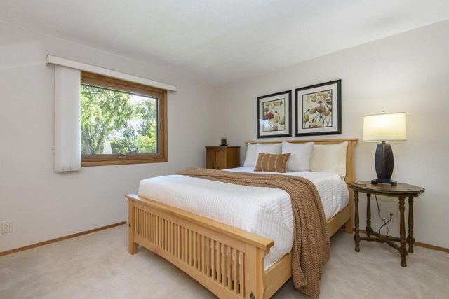 9738 W Barnard AVENUE, Greenfield, WI 53228