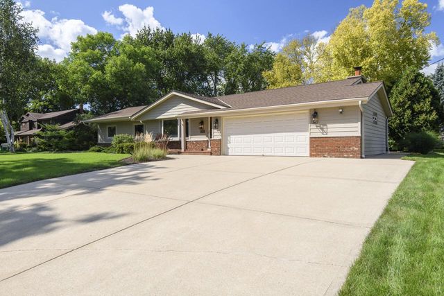9738 W Barnard AVENUE, Greenfield, WI 53228