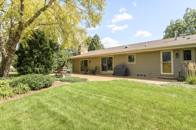 9738 W Barnard AVENUE, Greenfield, WI 53228