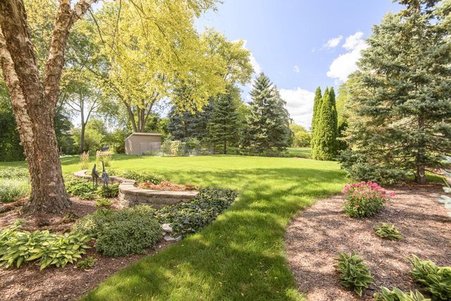9738 W Barnard AVENUE, Greenfield, WI 53228