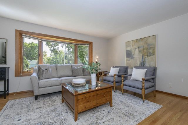 9738 W Barnard AVENUE, Greenfield, WI 53228