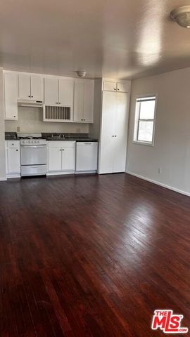 1529 5th Avenue, Los Angeles, CA 90019
