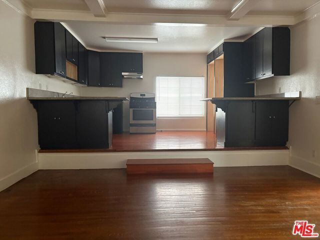 1529 5th Avenue, Los Angeles, CA 90019
