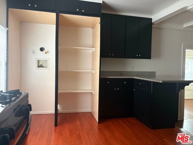 1529 5th Avenue, Los Angeles, CA 90019