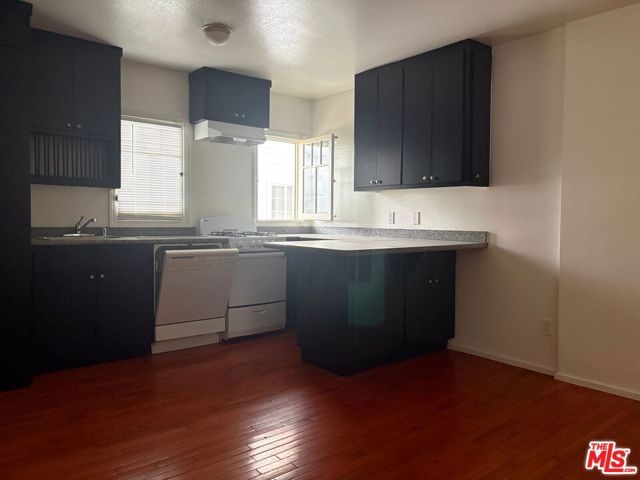 1529 5th Avenue, Los Angeles, CA 90019