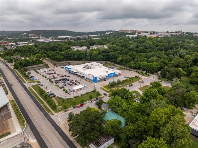 625 W Prairie Street, Fayetteville, AR 72701