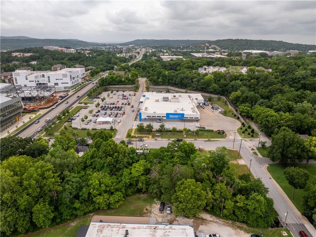 625 W Prairie Street, Fayetteville, AR 72701