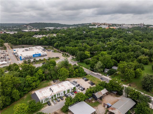 625 W Prairie Street, Fayetteville, AR 72701