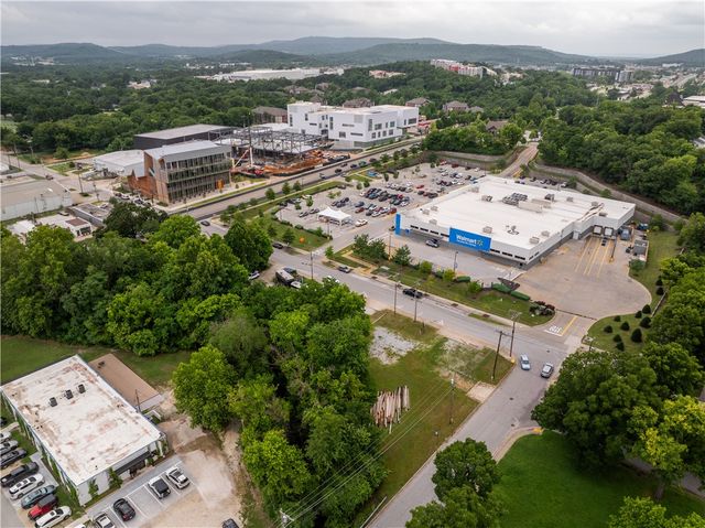 625 W Prairie Street, Fayetteville, AR 72701