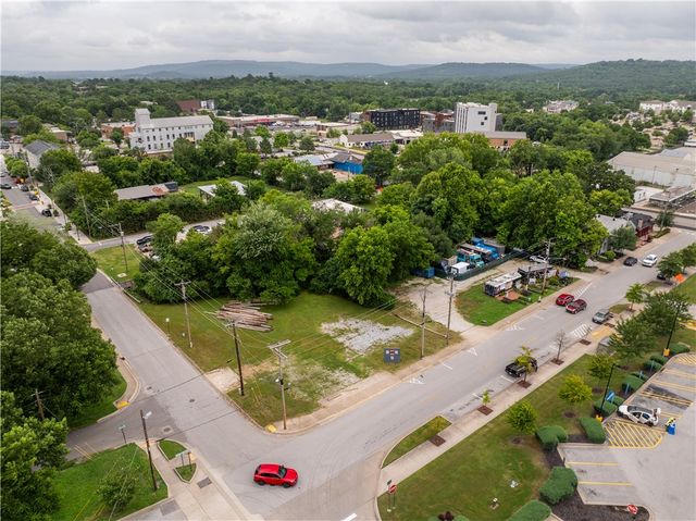 625 W Prairie Street, Fayetteville, AR 72701