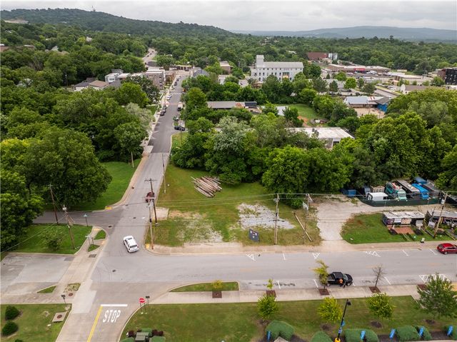 625 W Prairie Street, Fayetteville, AR 72701