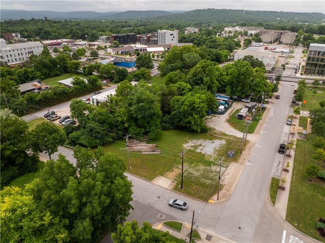 625 W Prairie Street, Fayetteville, AR 72701