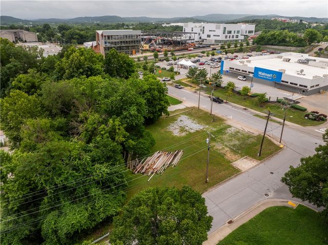 625 W Prairie Street, Fayetteville, AR 72701